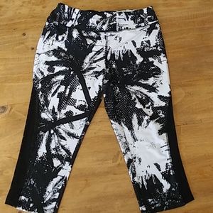 Women's capri leggings